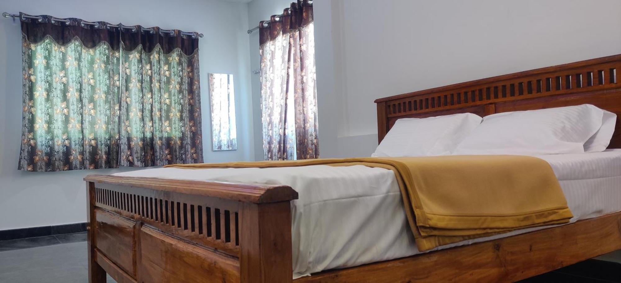 Aadhi Esha Residency Hotel Tiruvannámalaj Kültér fotó