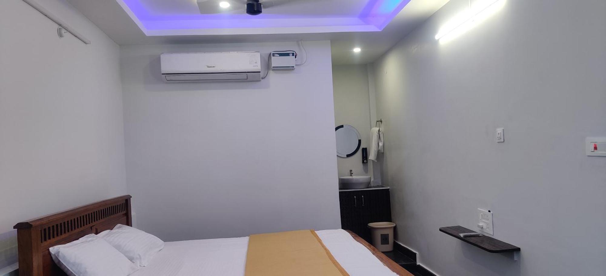 Aadhi Esha Residency Hotel Tiruvannámalaj Kültér fotó