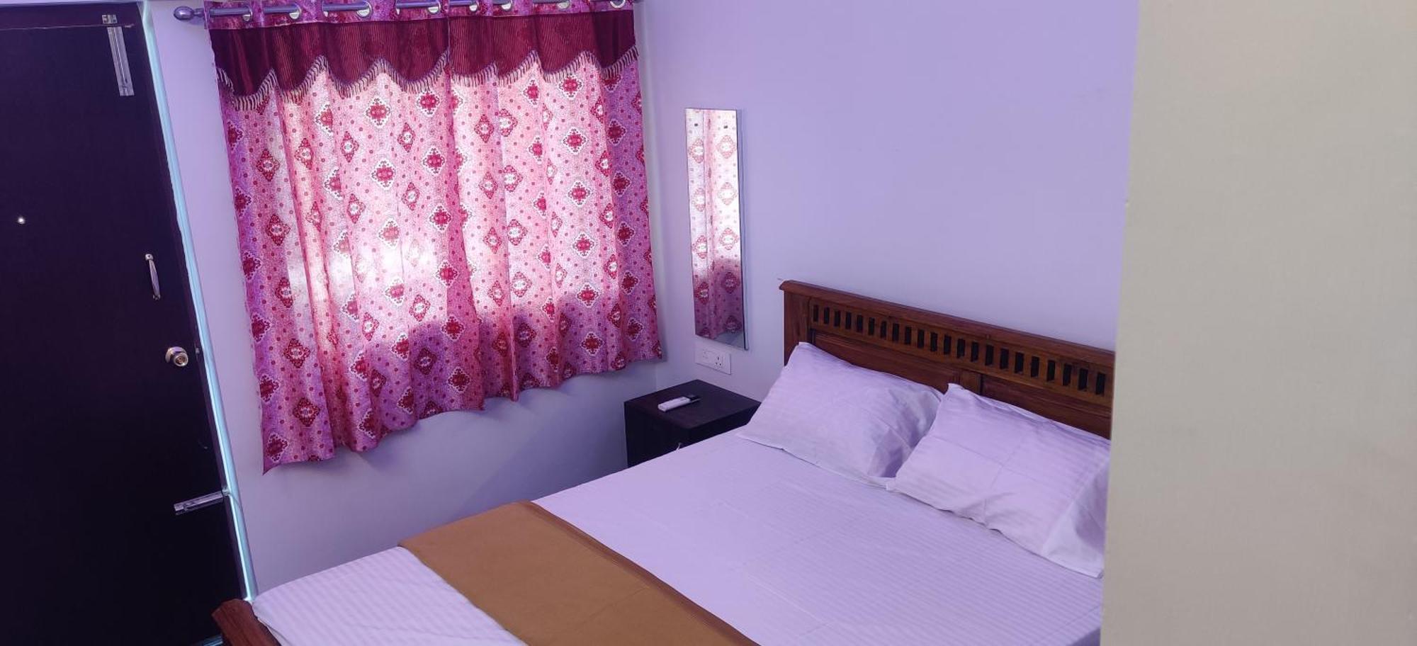 Aadhi Esha Residency Hotel Tiruvannámalaj Kültér fotó