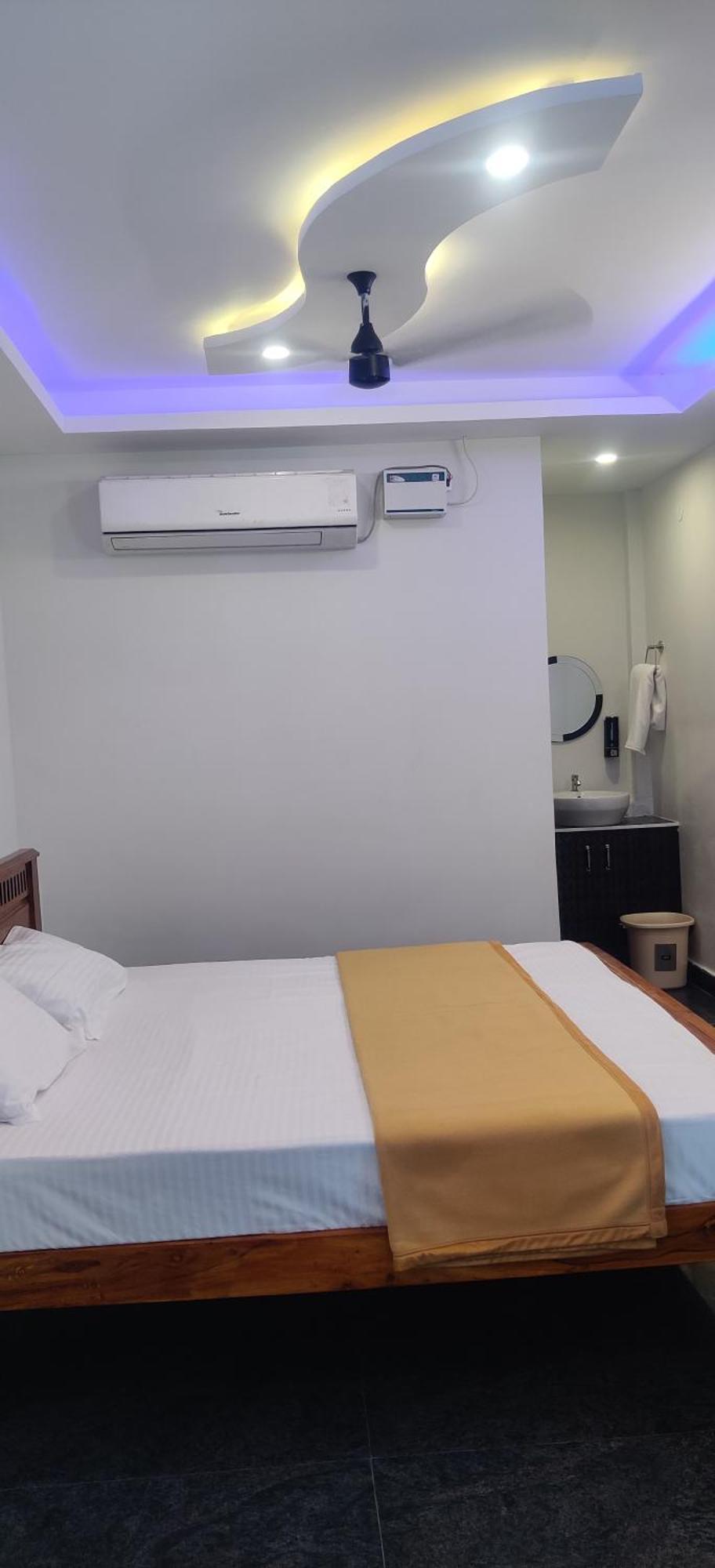 Aadhi Esha Residency Hotel Tiruvannámalaj Kültér fotó
