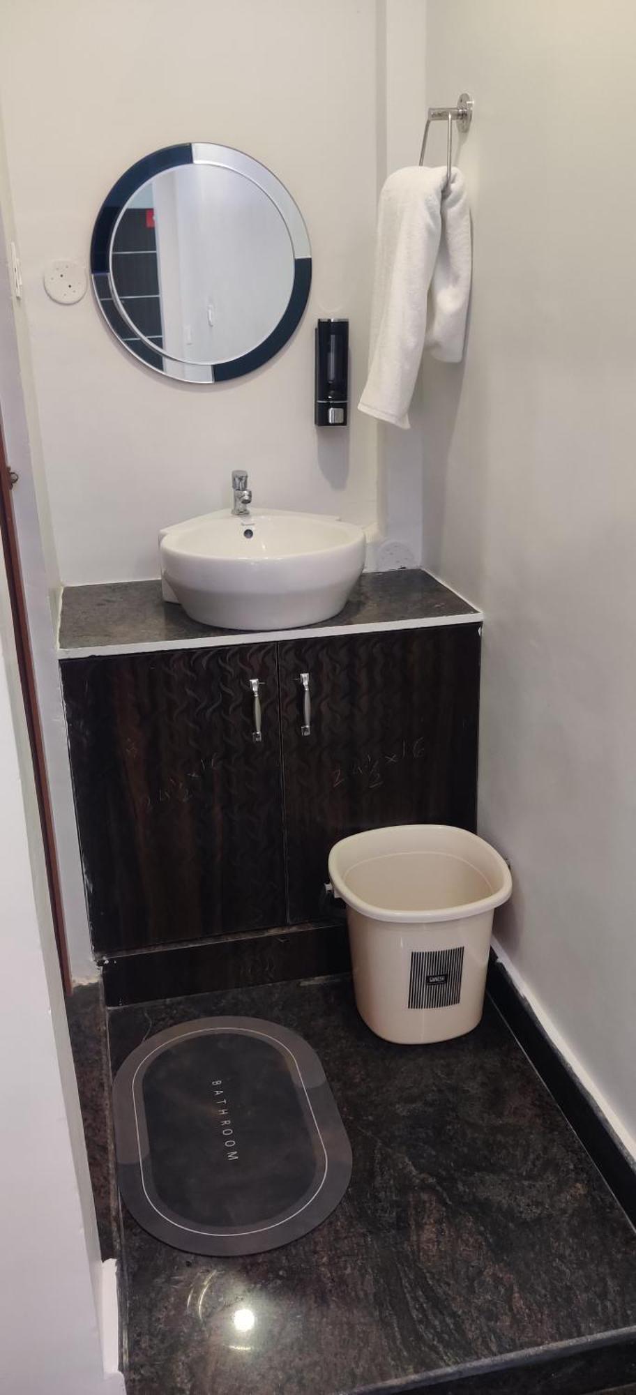 Aadhi Esha Residency Hotel Tiruvannámalaj Kültér fotó