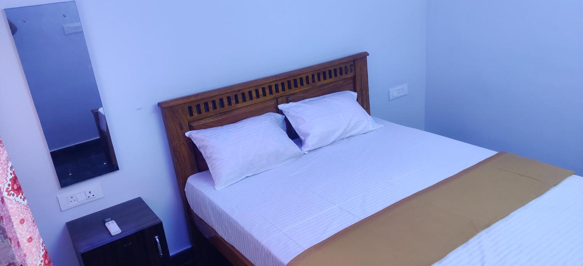 Aadhi Esha Residency Hotel Tiruvannámalaj Kültér fotó